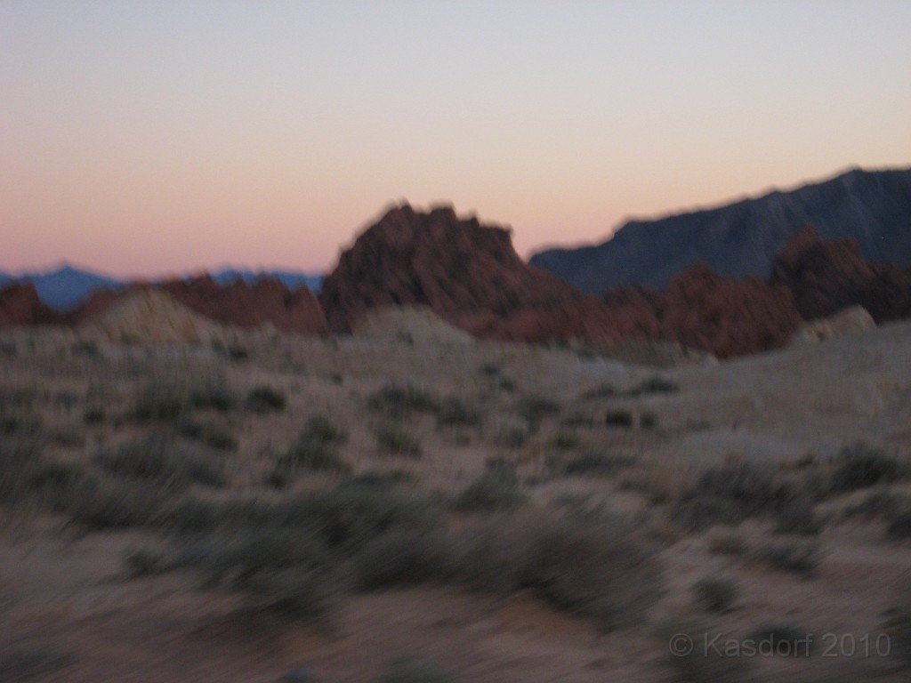 Las Vegas 2010 - Valley of Fire 1511.JPG - The 2010 Las Vegas Fire - Ice and Sweat Tour. Half Marathon, Red Rock Canyon, Mt. Charleston, Casinos, Valley of Fire.... and buffets!